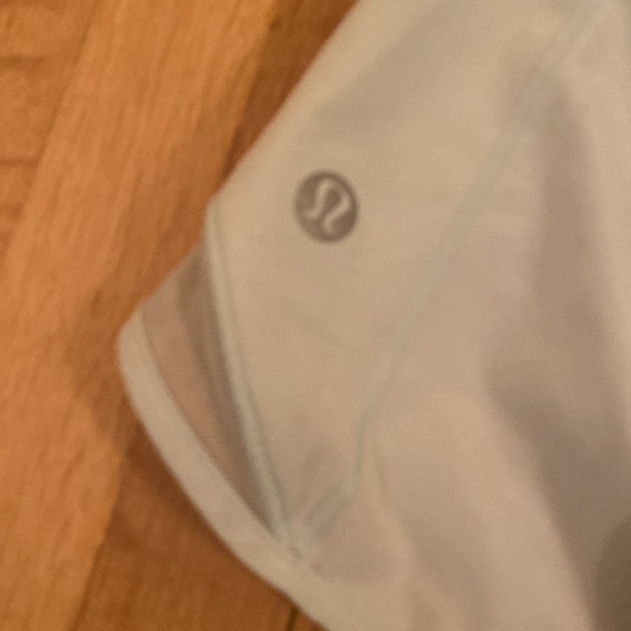 Lululemon mint blue hotty hot size 6 shorts 4 inch - Picture 5 of 5